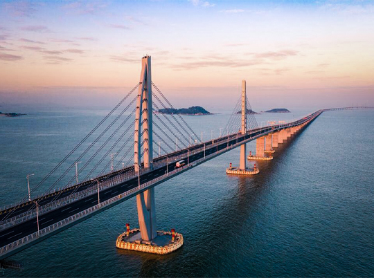 創(chuàng)世界之最！2.5個(gè)金字塔+2200萬方砂石用量，港珠澳大橋通過驗(yàn)收