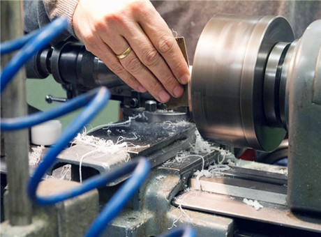 選擇高性價(jià)比的顎式破碎機(jī)，這些你一定要懂