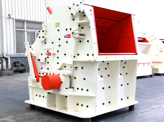 河南紅星破碎機(jī)設(shè)備勵(lì)志打造未來(lái)國(guó)際暢銷品牌